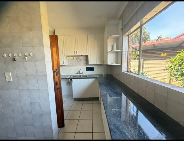 4 BEDROOM FREESTANDING FOR SALE IN THE REEDS